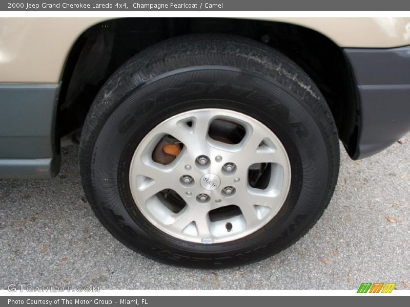  2000 Grand Cherokee Laredo 4x4 Wheel