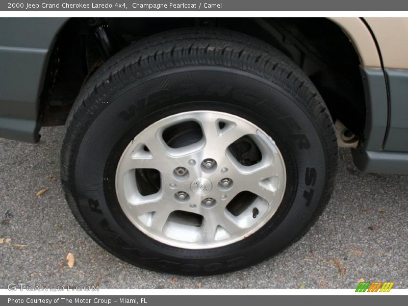  2000 Grand Cherokee Laredo 4x4 Wheel