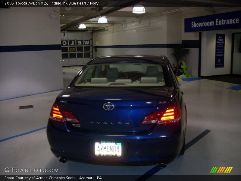 Indigo Ink Blue Pearl / Ivory 2005 Toyota Avalon XLS