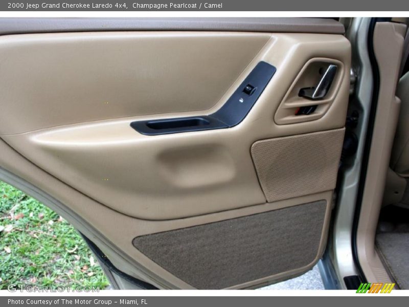 Champagne Pearlcoat / Camel 2000 Jeep Grand Cherokee Laredo 4x4