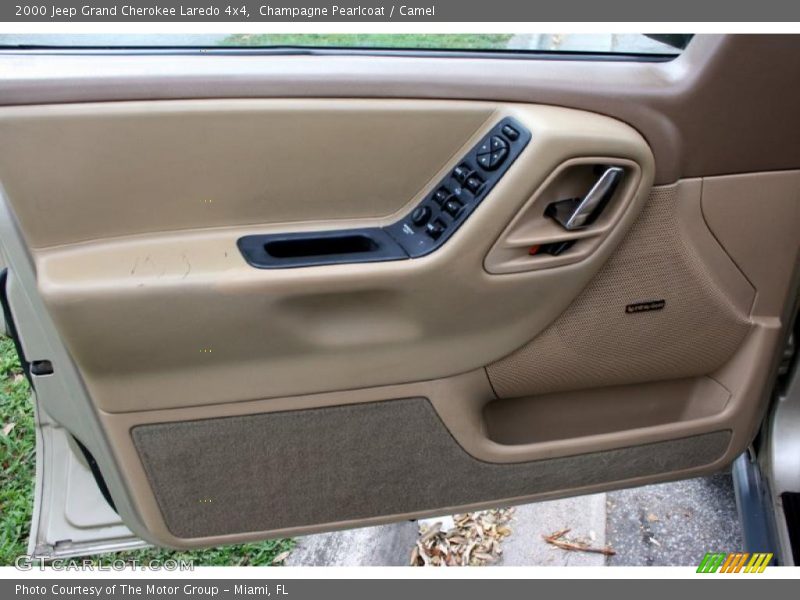 Champagne Pearlcoat / Camel 2000 Jeep Grand Cherokee Laredo 4x4