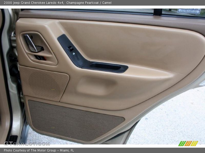 Champagne Pearlcoat / Camel 2000 Jeep Grand Cherokee Laredo 4x4