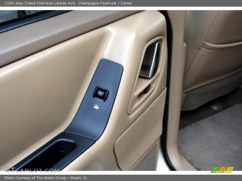 Champagne Pearlcoat / Camel 2000 Jeep Grand Cherokee Laredo 4x4