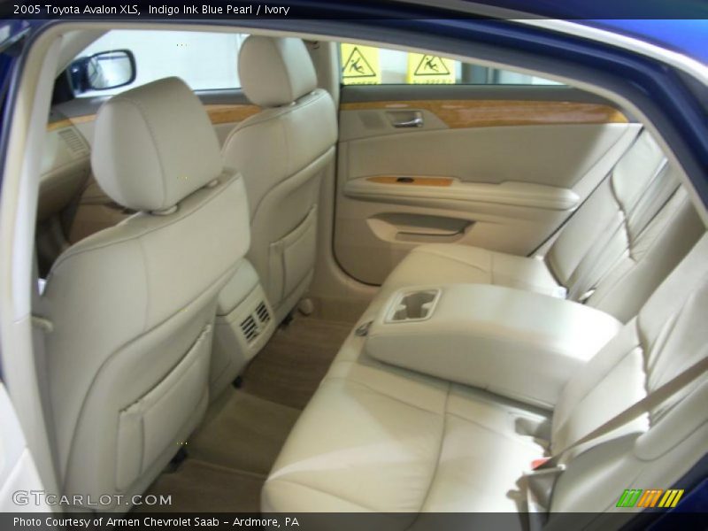 Indigo Ink Blue Pearl / Ivory 2005 Toyota Avalon XLS
