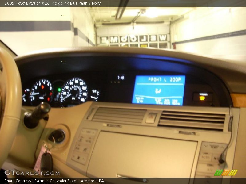 Indigo Ink Blue Pearl / Ivory 2005 Toyota Avalon XLS