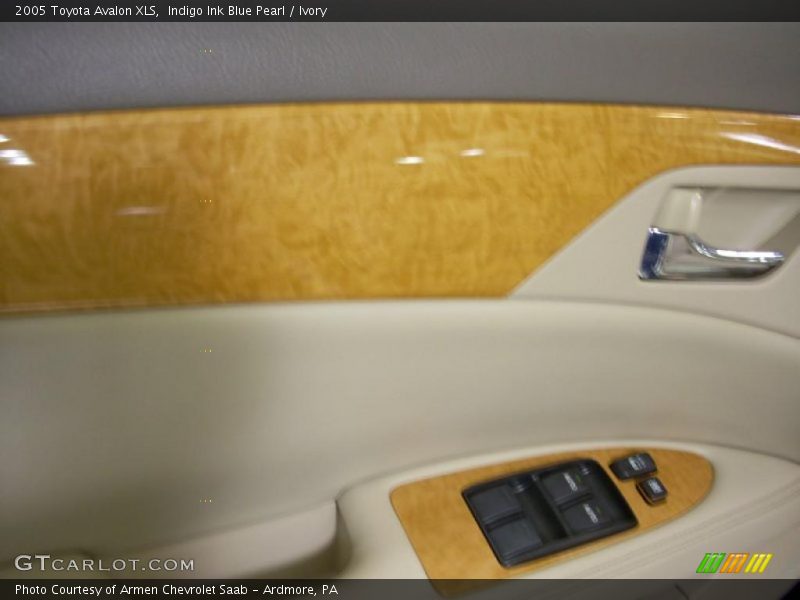 Indigo Ink Blue Pearl / Ivory 2005 Toyota Avalon XLS