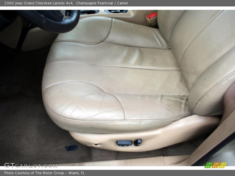 Champagne Pearlcoat / Camel 2000 Jeep Grand Cherokee Laredo 4x4