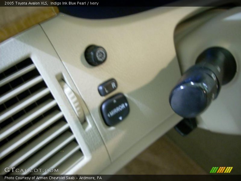 Indigo Ink Blue Pearl / Ivory 2005 Toyota Avalon XLS