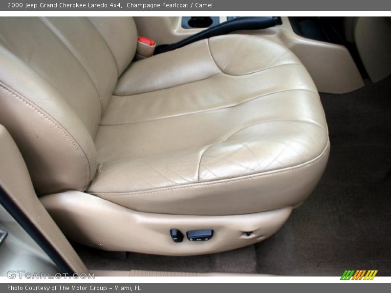 Champagne Pearlcoat / Camel 2000 Jeep Grand Cherokee Laredo 4x4