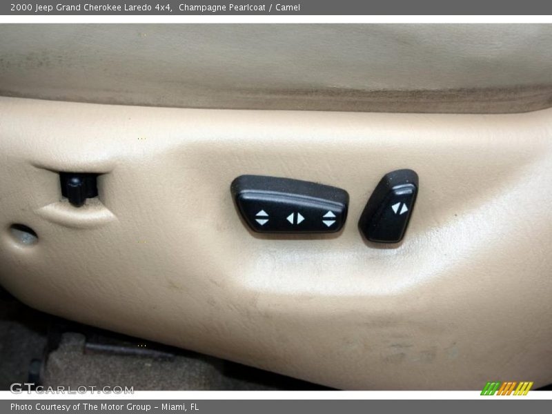 Champagne Pearlcoat / Camel 2000 Jeep Grand Cherokee Laredo 4x4