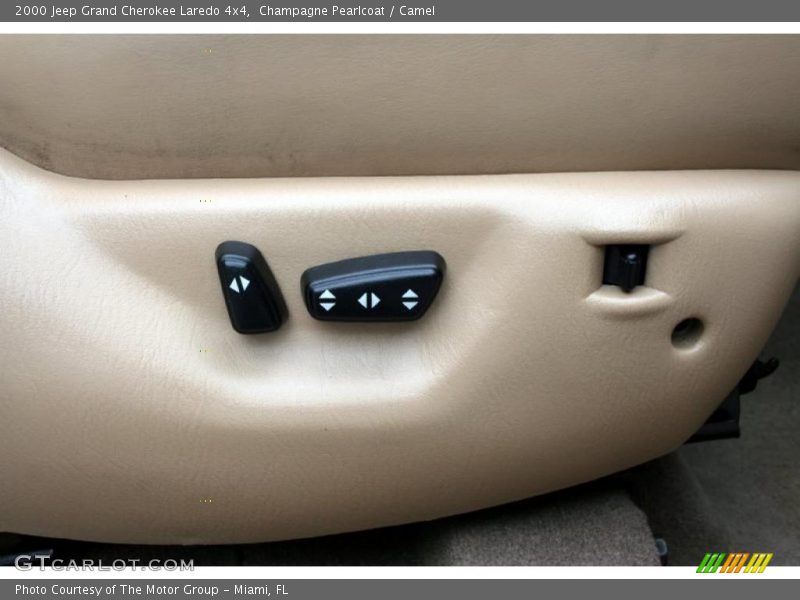 Champagne Pearlcoat / Camel 2000 Jeep Grand Cherokee Laredo 4x4