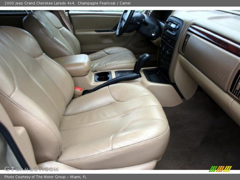 Champagne Pearlcoat / Camel 2000 Jeep Grand Cherokee Laredo 4x4