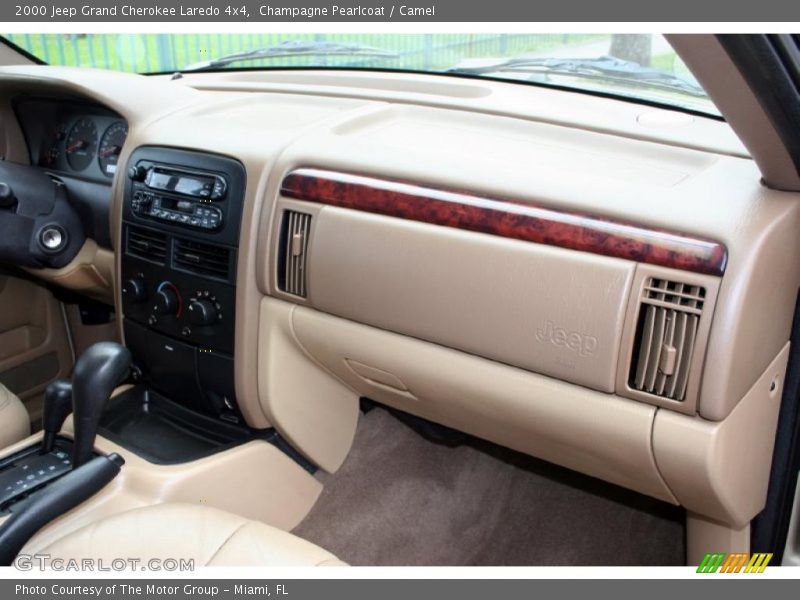Champagne Pearlcoat / Camel 2000 Jeep Grand Cherokee Laredo 4x4