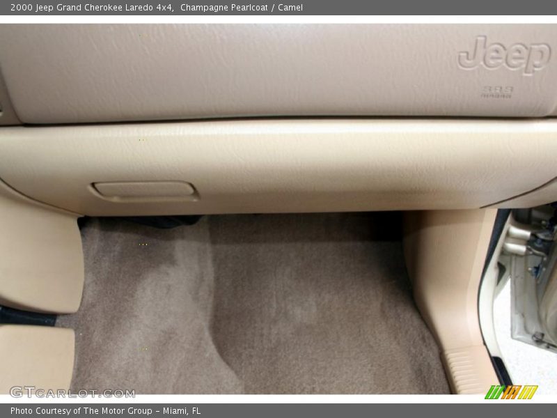 Champagne Pearlcoat / Camel 2000 Jeep Grand Cherokee Laredo 4x4