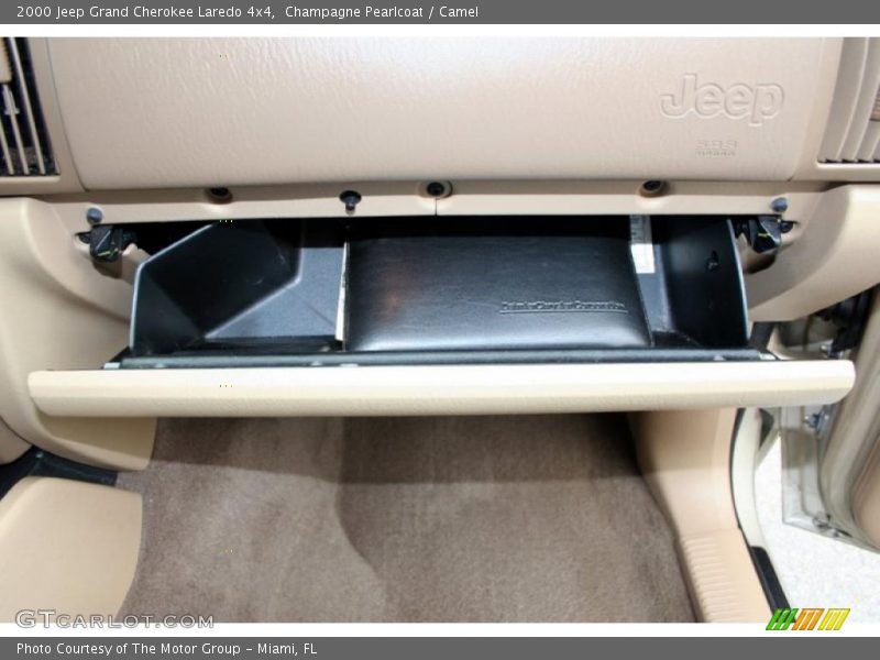 Champagne Pearlcoat / Camel 2000 Jeep Grand Cherokee Laredo 4x4