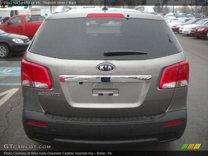 Titanium Silver / Black 2011 Kia Sorento LX V6