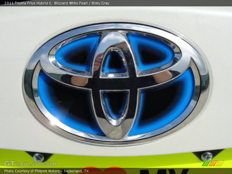 Blizzard White Pearl / Misty Gray 2011 Toyota Prius Hybrid II