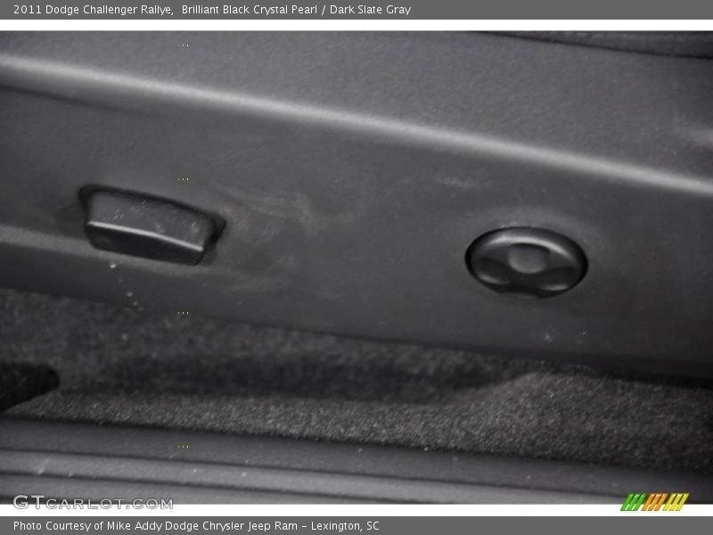 Brilliant Black Crystal Pearl / Dark Slate Gray 2011 Dodge Challenger Rallye
