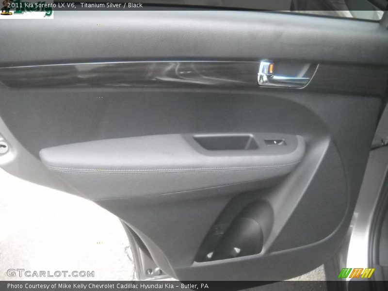 Titanium Silver / Black 2011 Kia Sorento LX V6