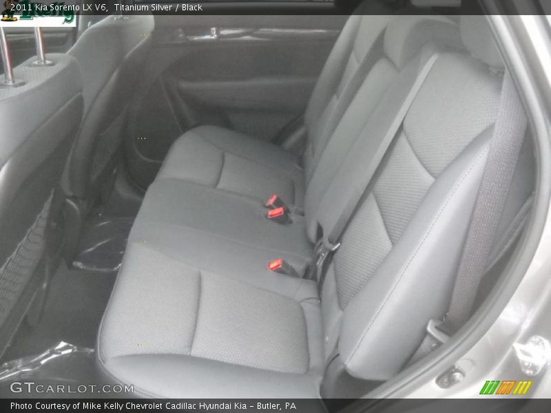 Titanium Silver / Black 2011 Kia Sorento LX V6