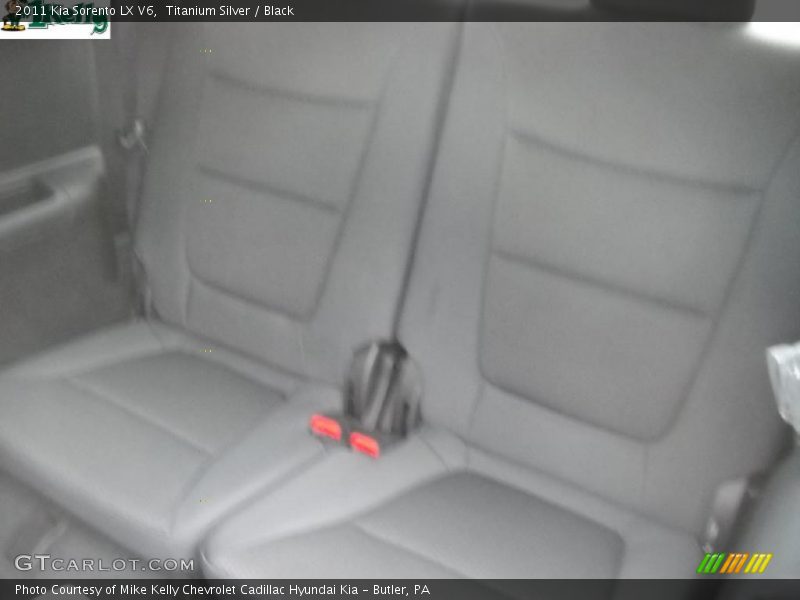 Titanium Silver / Black 2011 Kia Sorento LX V6