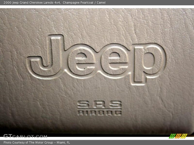 Champagne Pearlcoat / Camel 2000 Jeep Grand Cherokee Laredo 4x4