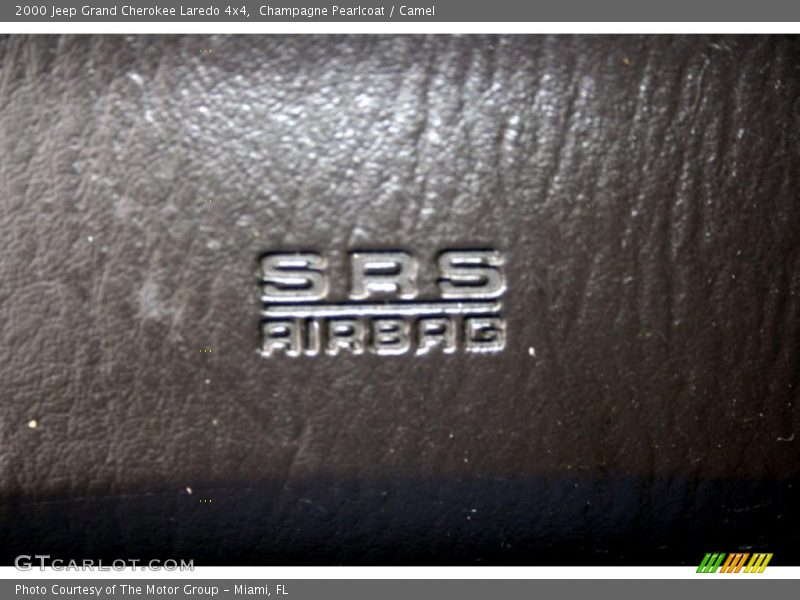 Champagne Pearlcoat / Camel 2000 Jeep Grand Cherokee Laredo 4x4