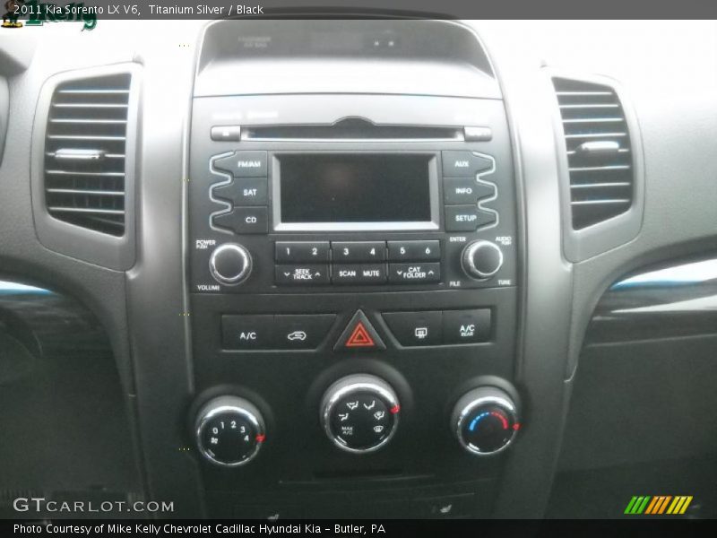 Titanium Silver / Black 2011 Kia Sorento LX V6