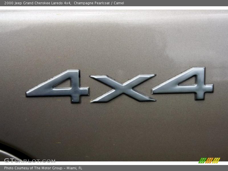 Champagne Pearlcoat / Camel 2000 Jeep Grand Cherokee Laredo 4x4