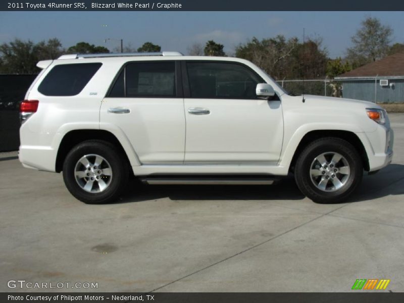 Blizzard White Pearl / Graphite 2011 Toyota 4Runner SR5