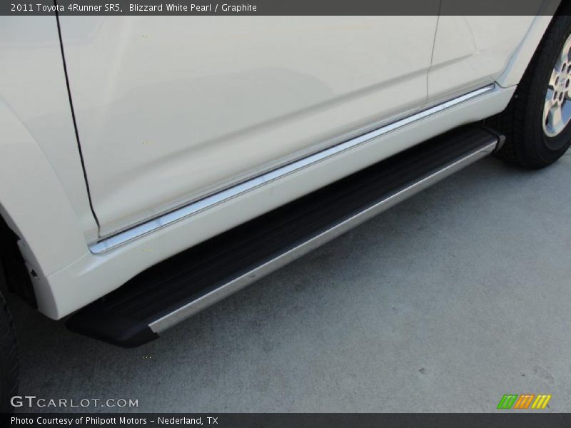 Blizzard White Pearl / Graphite 2011 Toyota 4Runner SR5