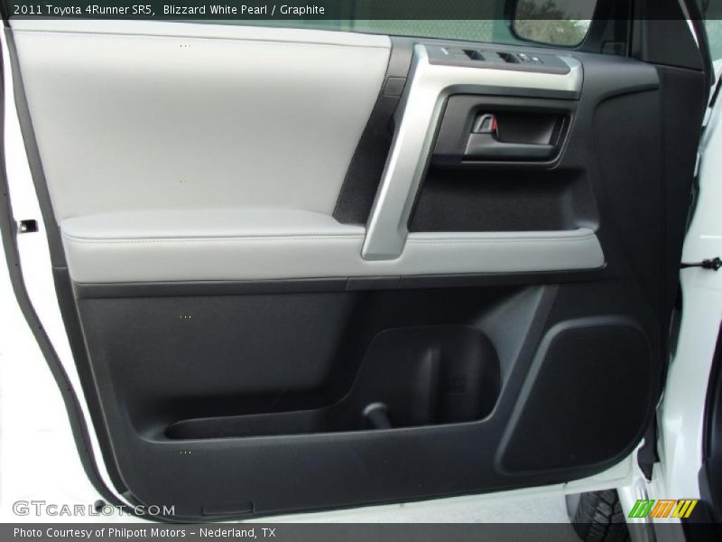 Blizzard White Pearl / Graphite 2011 Toyota 4Runner SR5