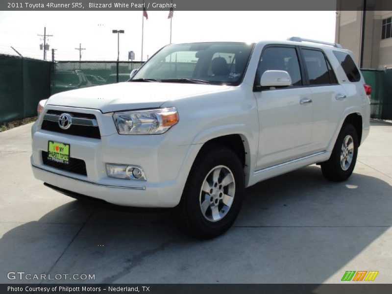 Front 3/4 View of 2011 4Runner SR5