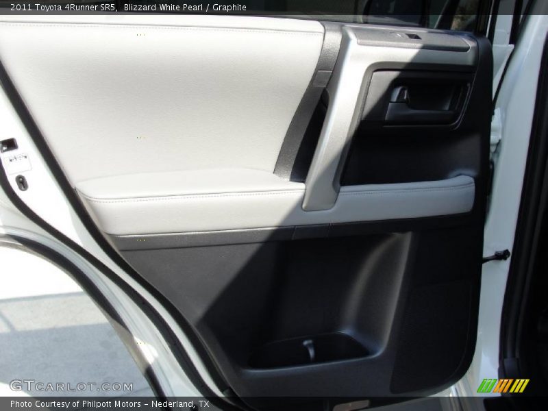 Blizzard White Pearl / Graphite 2011 Toyota 4Runner SR5