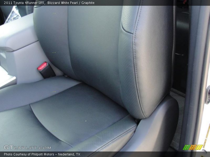 Blizzard White Pearl / Graphite 2011 Toyota 4Runner SR5