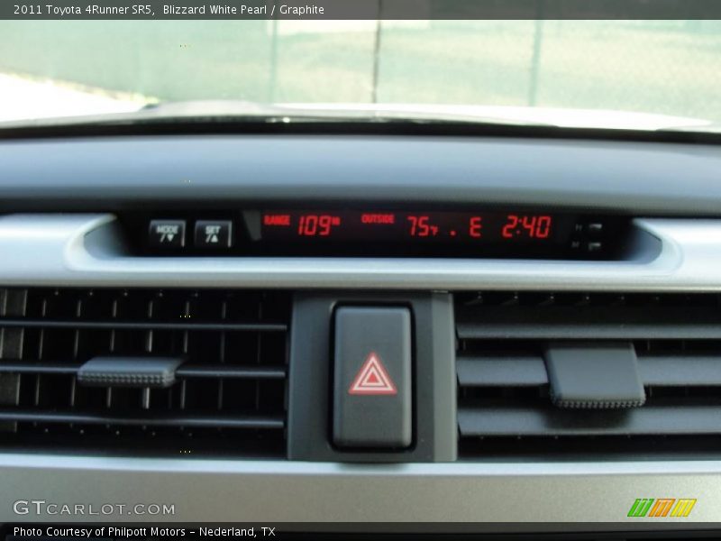 Blizzard White Pearl / Graphite 2011 Toyota 4Runner SR5