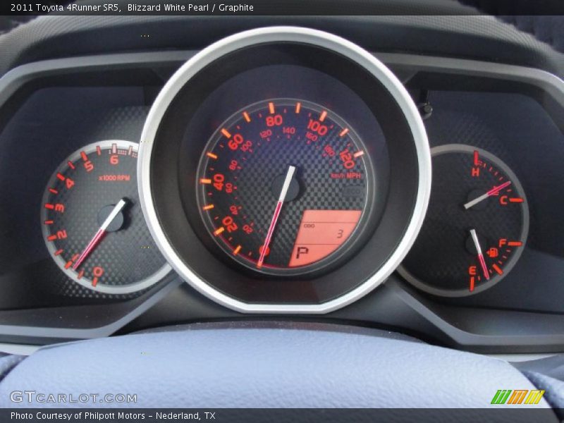 Blizzard White Pearl / Graphite 2011 Toyota 4Runner SR5