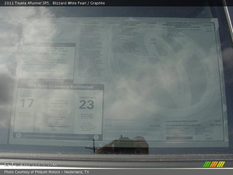 Blizzard White Pearl / Graphite 2011 Toyota 4Runner SR5