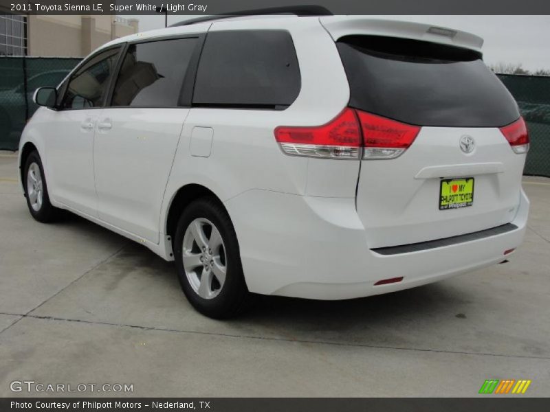 Super White / Light Gray 2011 Toyota Sienna LE