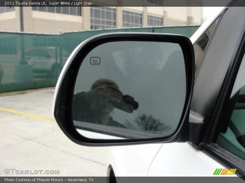 Super White / Light Gray 2011 Toyota Sienna LE