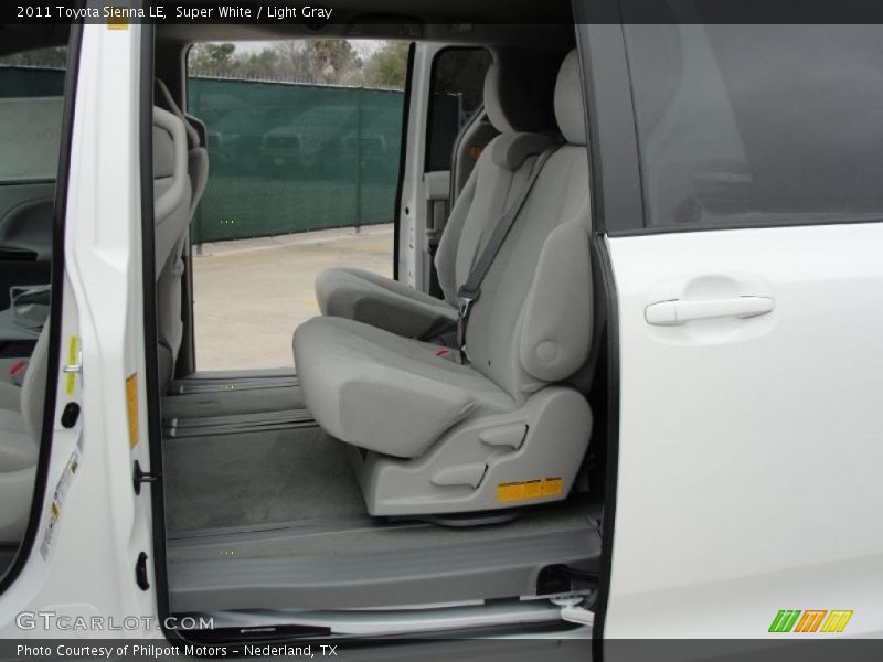 Super White / Light Gray 2011 Toyota Sienna LE