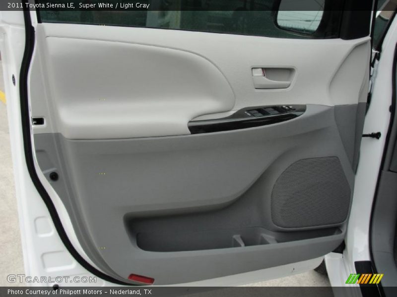 Super White / Light Gray 2011 Toyota Sienna LE