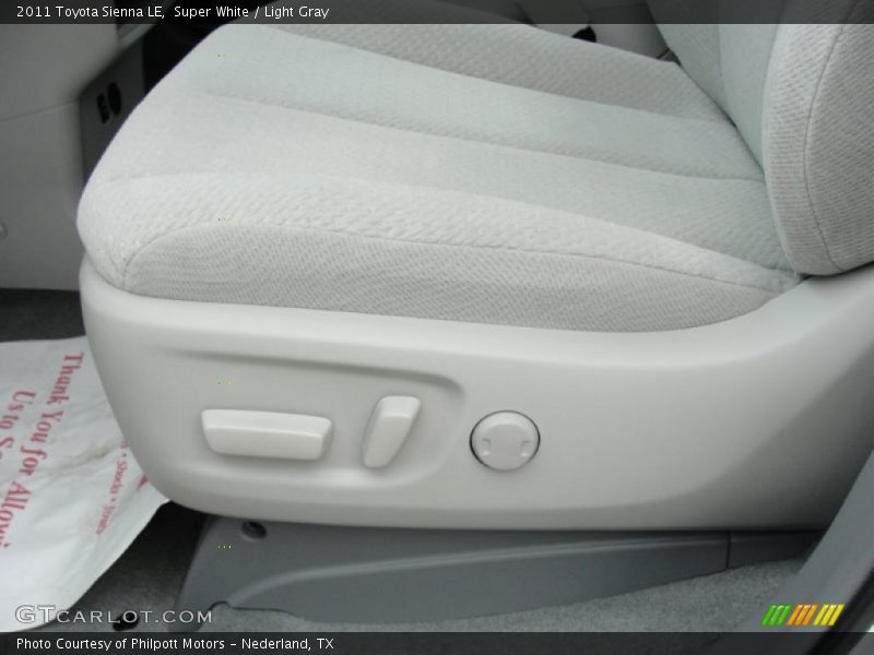 Super White / Light Gray 2011 Toyota Sienna LE