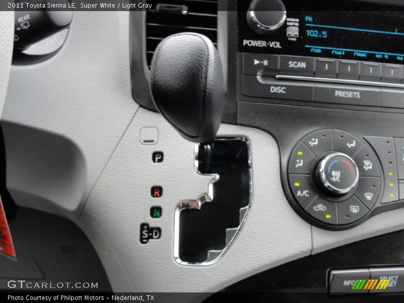 Super White / Light Gray 2011 Toyota Sienna LE
