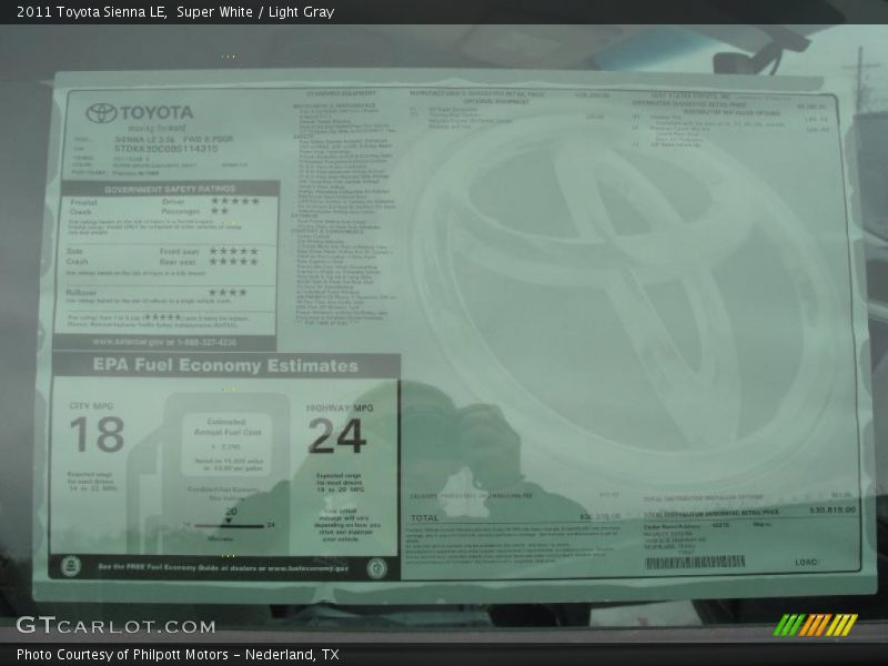 Super White / Light Gray 2011 Toyota Sienna LE