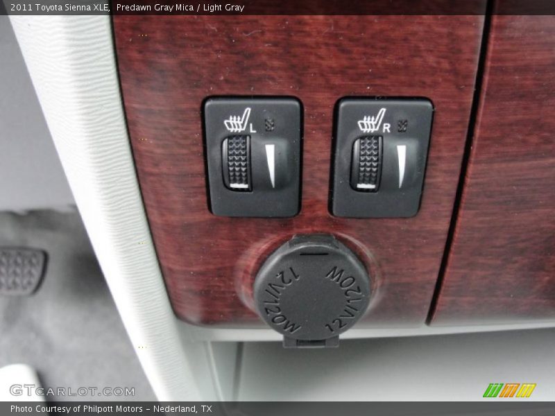 Controls of 2011 Sienna XLE