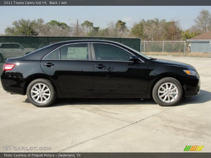 Black / Ash 2011 Toyota Camry XLE V6