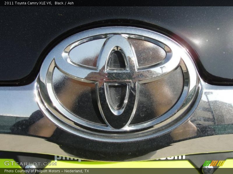 Black / Ash 2011 Toyota Camry XLE V6