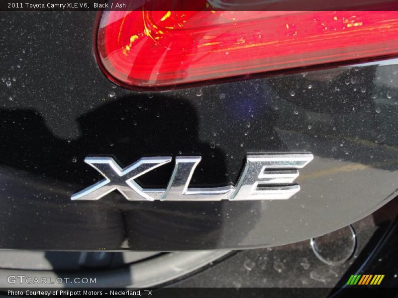 Black / Ash 2011 Toyota Camry XLE V6
