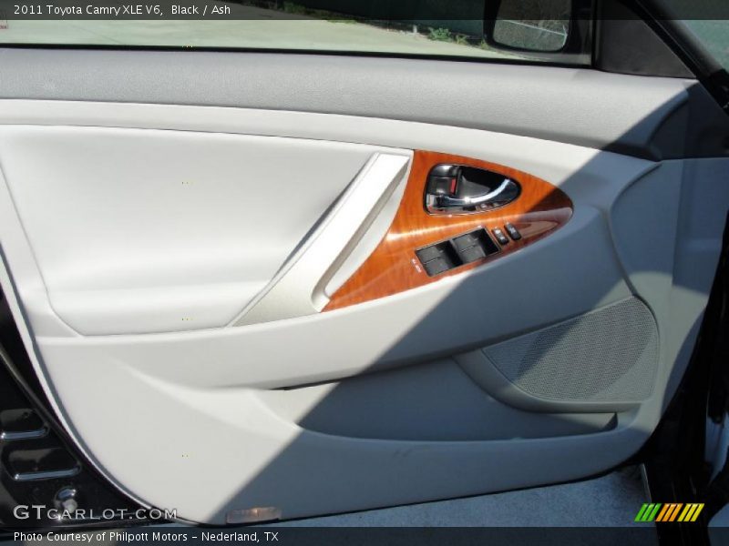 Black / Ash 2011 Toyota Camry XLE V6